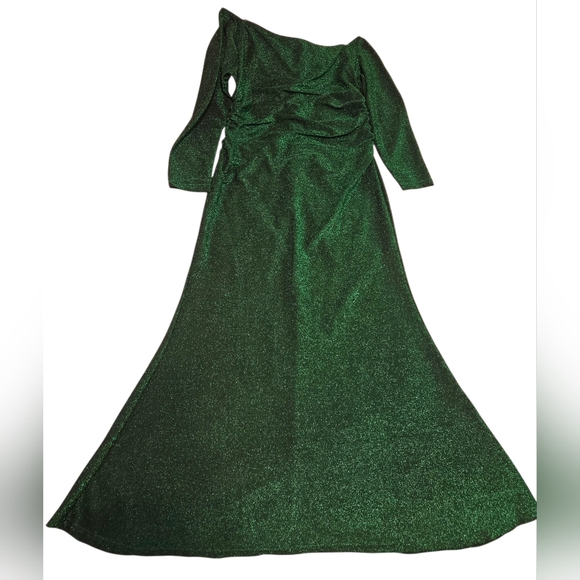 SHEIN Dresses & Skirts - Shein Off Shoulder Plus Emerald Green Shimmering Evening Dress 2XL